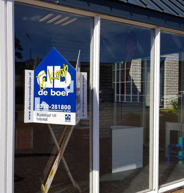 staand V-bord met tape
